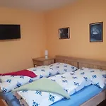 Πανσιόν Zeleny Strom