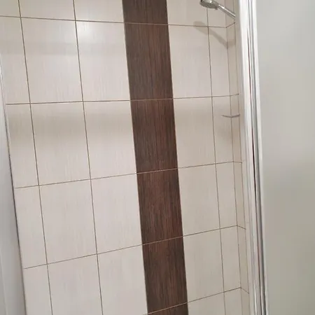 Zeleny Strom Konukevi 3*