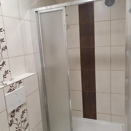 Zeleny Strom Konukevi 3*