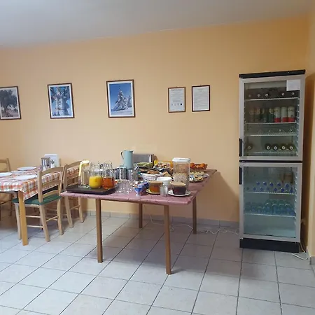 Zeleny Strom Konukevi 3*