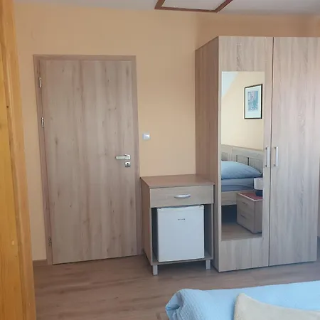 Zeleny Strom Konukevi