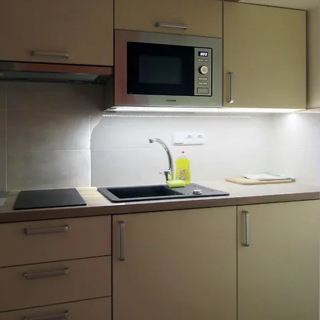 Zeleny Strom 3*